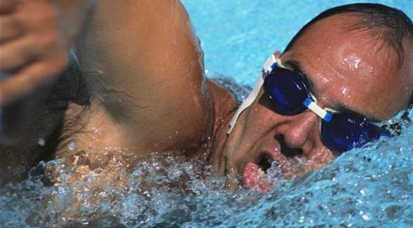 7 حقائق صادمة بشأن السباحة في البركة