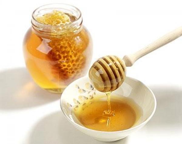 فائدة قطرة عسل على السرة