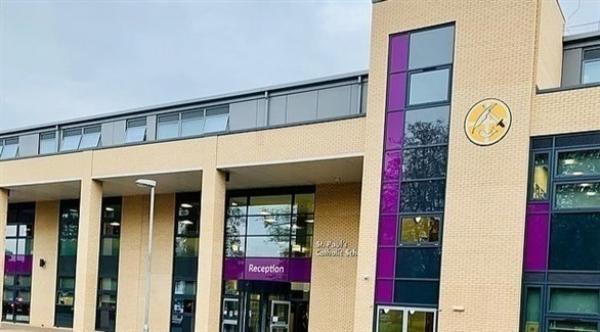 واجب مدرسي غريب يثير الجدل في بريطانيا: أستاذة تطلب من تلاميذها عمل تصور لجنازاتهم