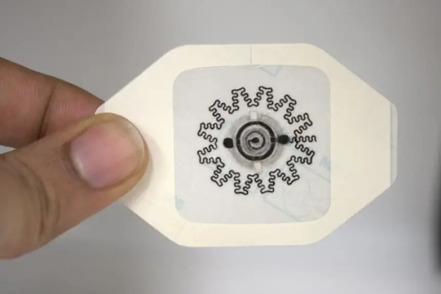 ضمادة كهربائية تنشط بالماء تسرّع شفاء الجروح بتكلفة دولار واحد