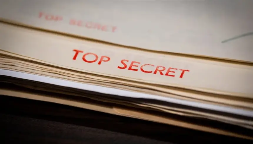 تحقيق بريطاني بعد العثور على وثائق عسكرية حساسة في الشارع