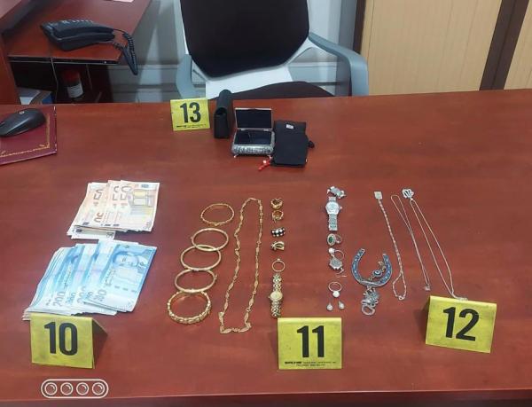 حل لغز سرقة حلي ومجوهرات ببرشيد