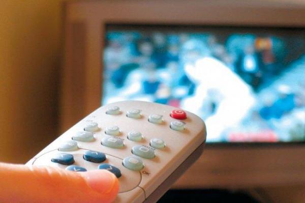 احترس.. النوم أمام التلفزيون يسبب الاكتئاب