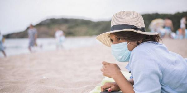 مصير "أسود" في انتظاره..."حراك" مغربي يرتكب حماقة كبيرة ويمنع الفرنسيات من السباحة بـ "البيكيني"