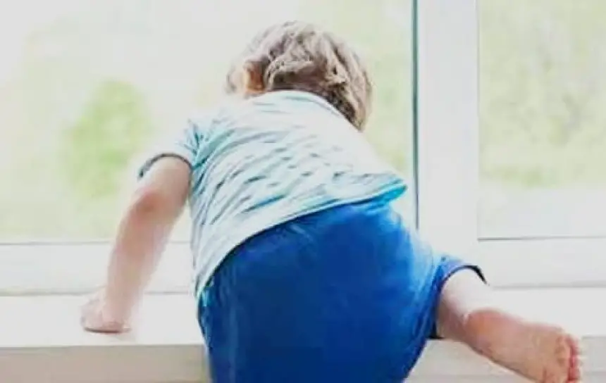 طفلة تفارق الحياة بشفشاون بعد سقوطها من الطابق الثاني