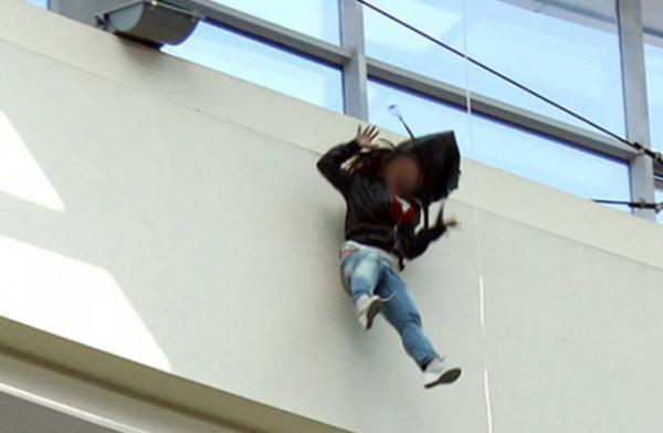 مرة أخرى...شابة تلقي بنفسها من الطابق الرابع بالدار البيضاء