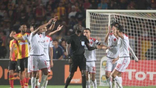 الكشف عن القرار المحتمل لـ"الطاس" في قضية "النهائي الفضيحة" بين الوداد والترجي