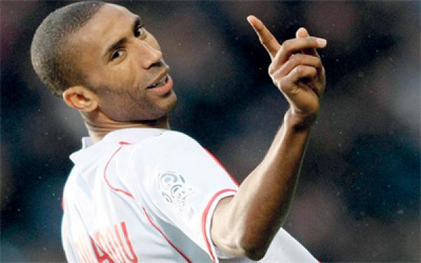 عبدالسلام وادو يعرض خدماته مجانا على نانسي الفرنسي!