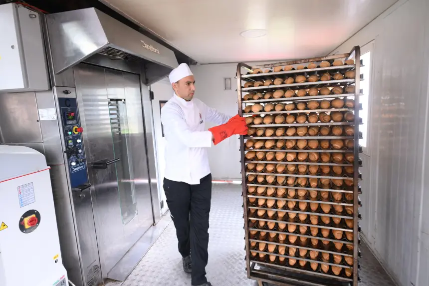 الأمن الوطني يعبئ وحداته لإنتاج 10 آلاف خبزة يوميا لفائدة متضرري القصر الكبير