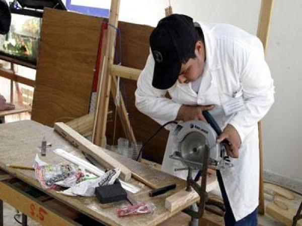 وزارة التربية الوطنية تعلن عن تنظيم عملية تأهيل شعب التكوين المهني الخاص برسم سنة 2014