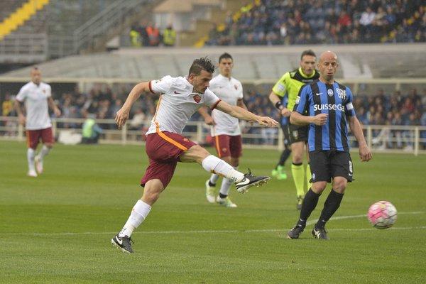 توتي ينقذ روما من الخسارة أمام أتالانتا في مباراة "مجنونة"