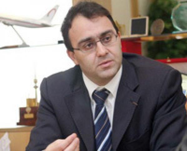  كريم غلاب يعد مشروع قرار يسمح باستيراد سيارات يقل عمرها 10 سنوات