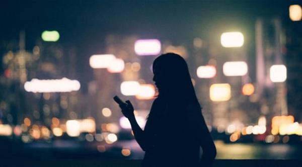 15 مؤشراً تدل أن علاقتك بهاتفك الذكي "صحية"