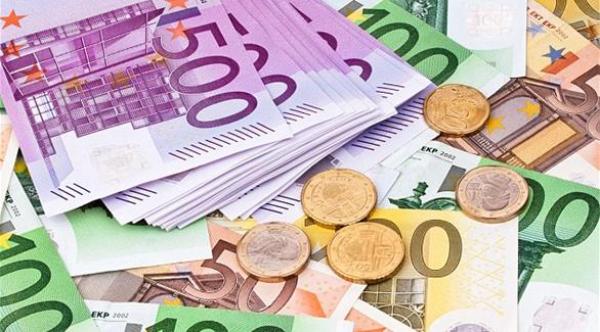 ثمانينية تمزق مليون يورو انتقاماً من عائلتها