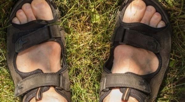 مواصفات الصندل المريح للقدمين