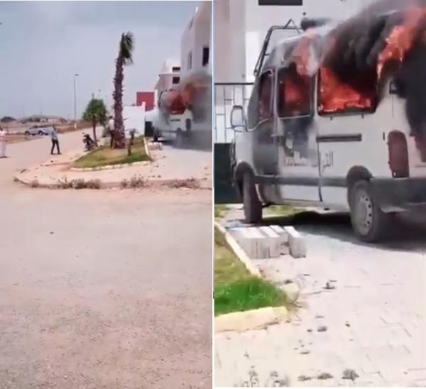 بالفيديو: شخص هائج يضرم النار في سيارة للقوات المساعدة بسلا