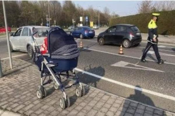 مأساة حقيقية.. سيارة تدهس مهاجرة مغربية بإيطاليا كانت تدفع عربة أطفال وتزهق روح رضيعها والمفاجأة هوية الجاني