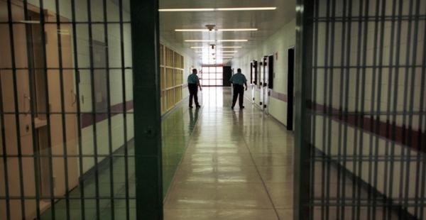 سجن القنيطرة يرد على ادعاءات حقوقي وسجين سابق بخصوص ظروف اعتقاله