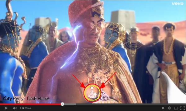 غضب إسلامي تجاه كاتي بيري بسبب استخدامها للفظ الجلالة في فيديو كليب "Dark Horse"