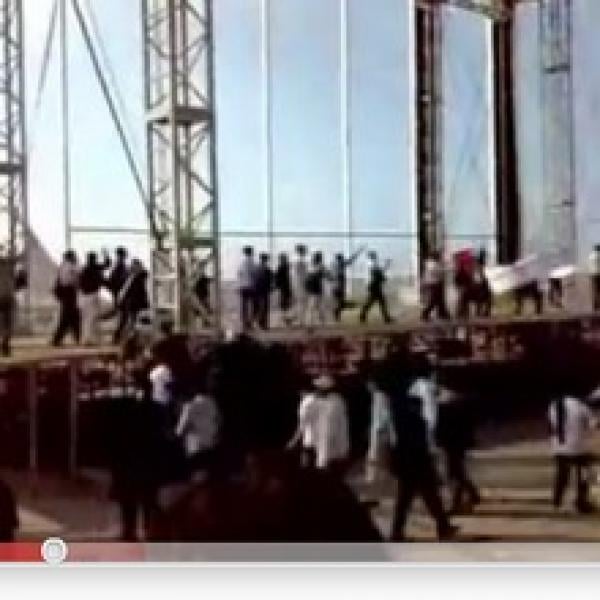 معطلون يقتحمون منصة موازين