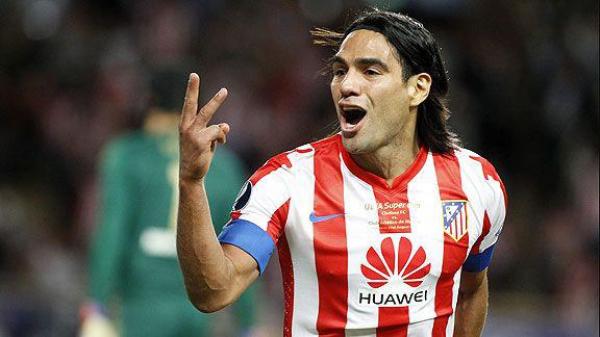 صحفي إسباني يفضح فالكاو ويكشف عمره الحقيقي!