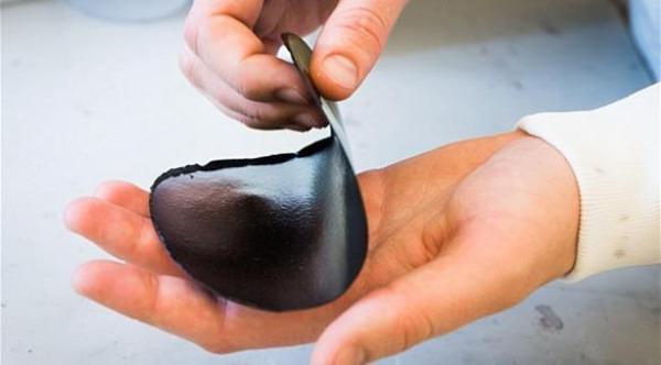 هذه الورقة ستشحن هاتفك أفضل من أي شاحن