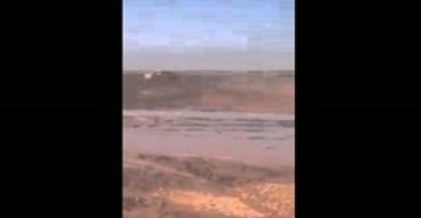 بالفيديو.. لحظة انقلاب سيارة شاب حاول الاستعراض أمام أصدقائه