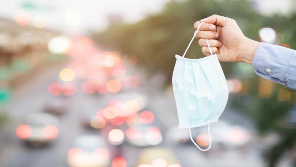 في زمن كورونا.. هل من الضروري أن نرتدي الكمامة الطبية؟