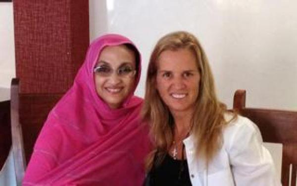 أميناتو حيدر رفقة مديرة مركز روبيرت كينيدي