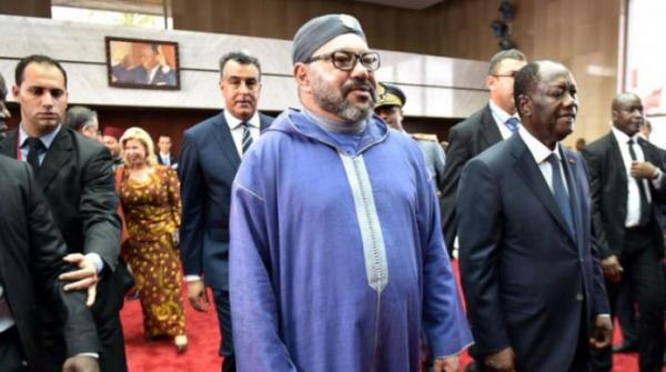 بالفيديو: الملك يصل إلى الجلسة الافتتاحية لقمة الاتحادين الإفريقي – الأوروبي