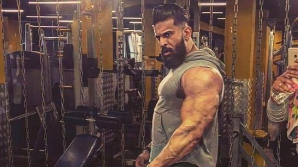 وفاة "رامبو" العراق متأثرا بإصابته بفيروس كورونا