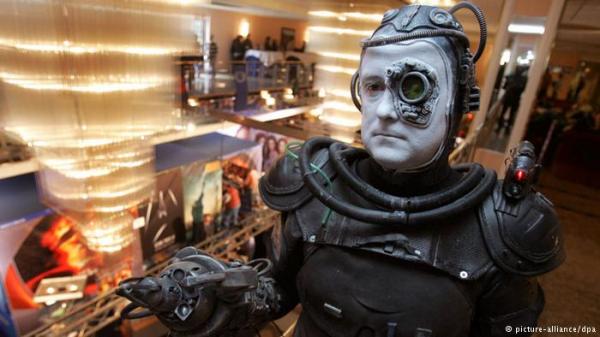 زراعة شرائح الكترونية في الجسم لتوسيع نطاق الحواس