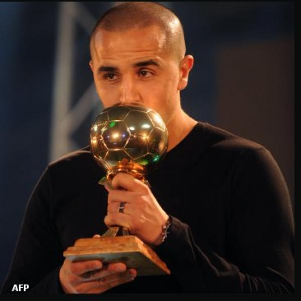 الجزائري بوقرة ضيف شرف الملكة رانيا العبد الله