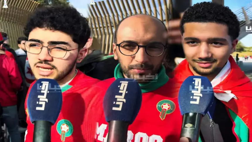 مغاربة يدعمون المنتخب التونسي أمام تنزانيا في أجواء أخوية بالملعب الأولمبي بالرباط
