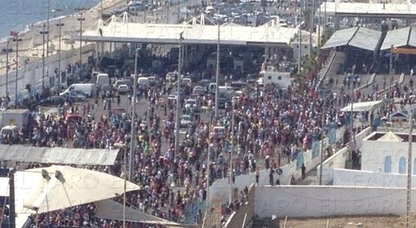 إغلاق معبر "ترخال" بسبتة المحتلة بسبب تدافع مئات حمالي السلع