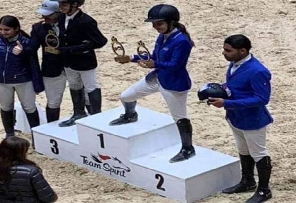 بالصورة: ابنة شقيق "بشار الأسد" تفوز بالمركزَين الأول والثاني في بطولة للفروسية!