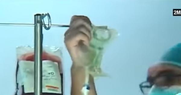 فريق طبي يتمكن من انقاذ عامل بناء تعرض لانغراس قضيبين حديديين في بطنه بالبيضاء