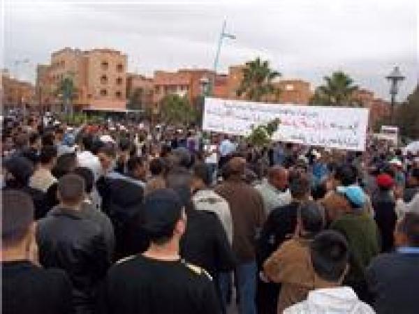 مهرجان خطابي ومسيرة حاشدة للجمعية الوطنية لحاملي الشهادات