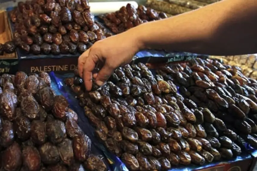 مرة أخرى.. حملة قوية على مواقع التواصل لإبعاد التمور الإسرائيلية عن موائد إفطار المغاربة في رمضان