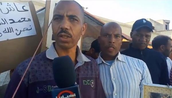 بالفيديو...عمال شركة "سفتيكس" يعتصمون أمام مقر الشركة ببرشيد