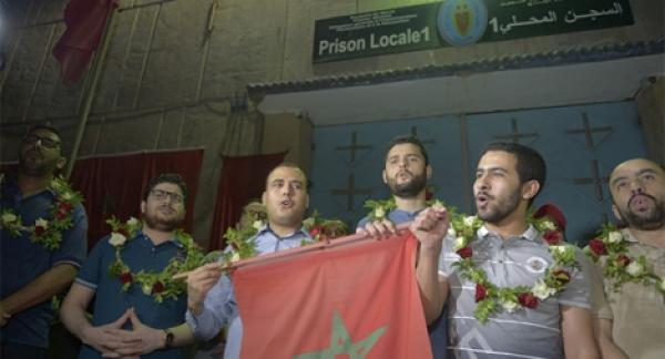 شباب "الفايسبوك" يغادرون السجن بعد العفو و هذه رسالتهم للملك محمد السادس