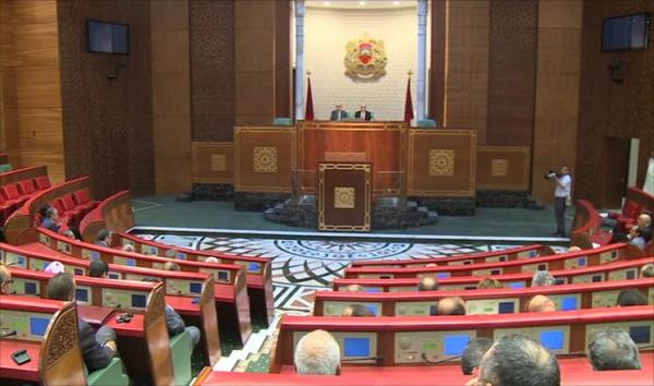 موظف بمجلس المستشارين يستفيد بطرق غير قانونية من الإقامة في فنادق فخمة على حساب الدولة