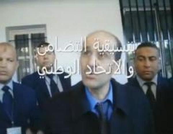 السيد الازمي الادريسي يتحدث مع المجازين المعطلين 