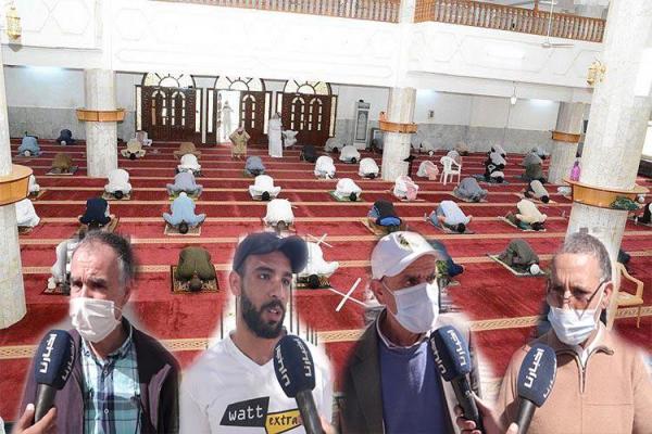 المغاربة يعلقون على عودة صلاة الجمعة: القرار جا معطل والمسجد أولى من المقاهي والبيران