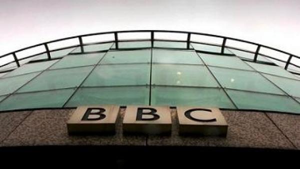 لحية مقدم برامج في "بي بي سي" تفجر جدلاً ببريطانياً