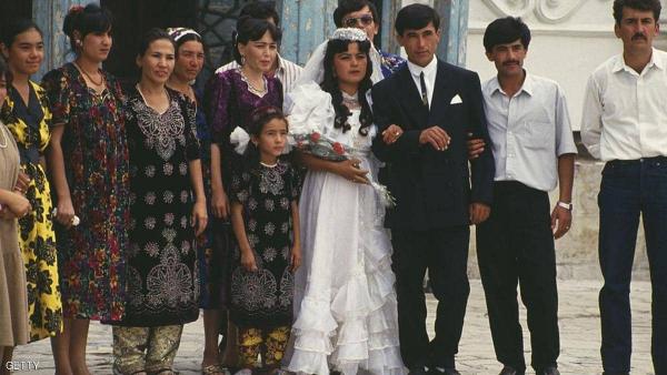 دولة تفرض قيودا غريبة على حفلات الزفاف و هذا هو تبريرها