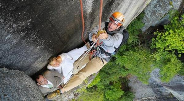 بالصور: هل تغامر إلى هذه الدرجة من أجل الذكرى؟