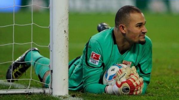 الحارس المغربي أمسيف يريد الرحيل عن أوغسبورغ 