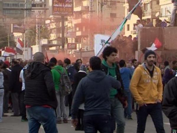 المئات يحتشدون أمام قصر الاتحادية في "جمعة الخلاص"