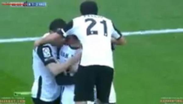 الهدف الثاني لبلنسية في شباك برشلونة